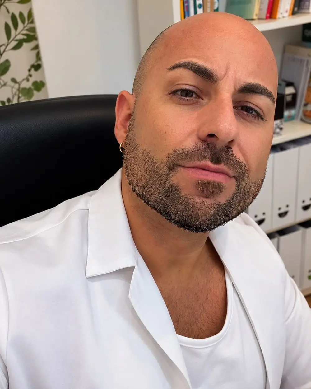 Pablo Calonge en su consulta de Málaga